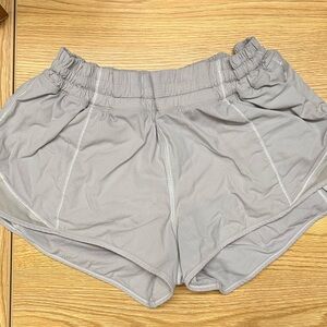 Lululemon Hotty Hot Shorts | Size 6 | 2.5 inch Inseam